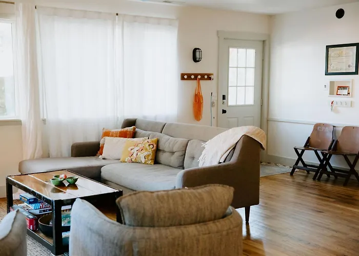 Cottage By The Sea: Pagnotto Shellback House