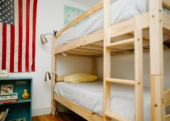 Cottage By The Sea: Pagnotto Shellback House