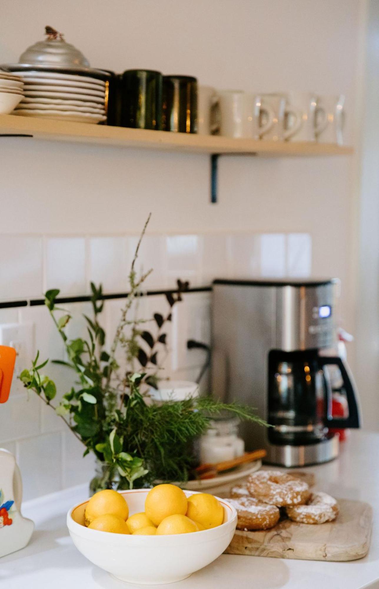 By The Sea: Pagnotto Shellback House Holiday home