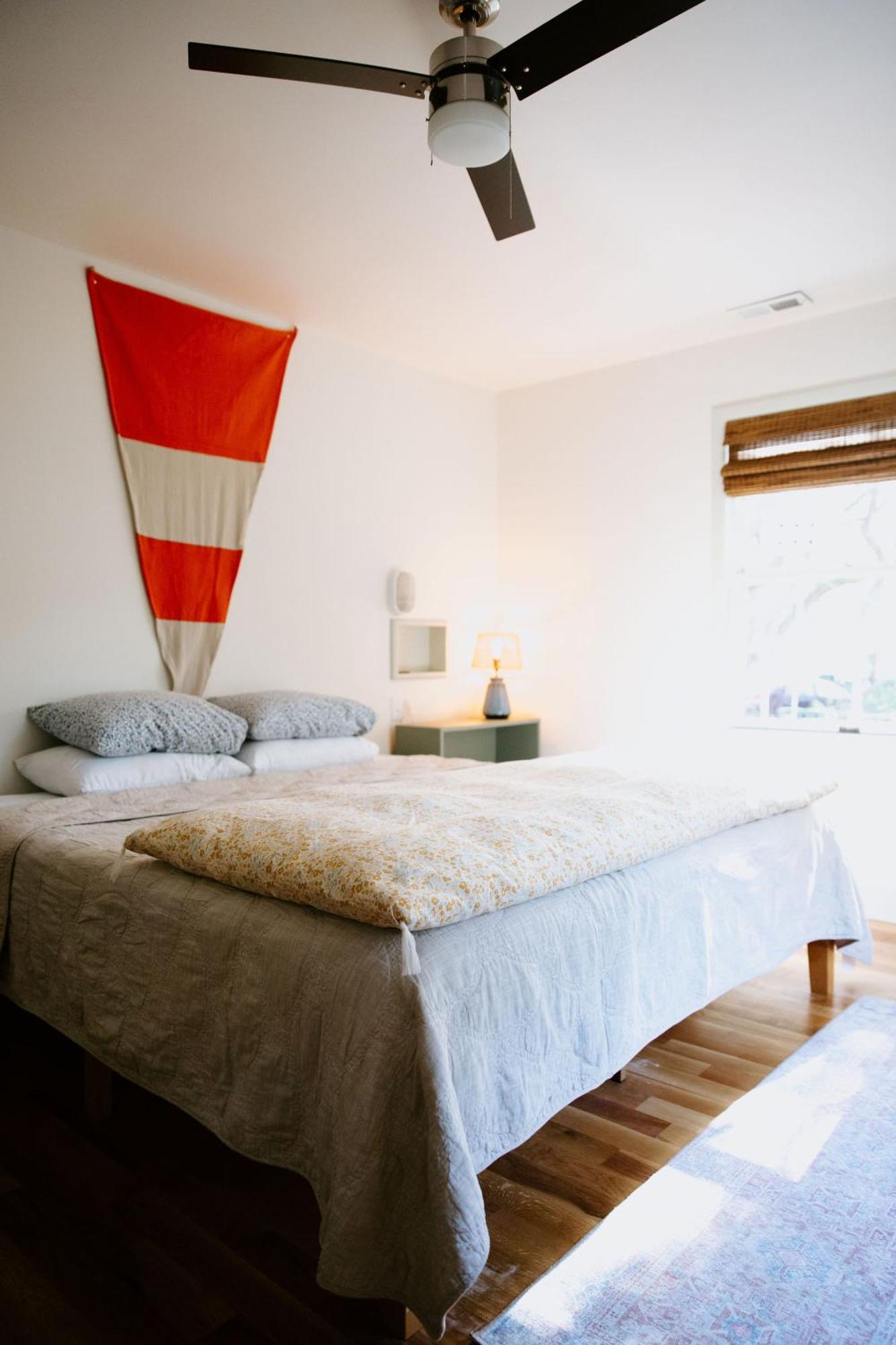 By The Sea: Pagnotto Shellback House Holiday home
