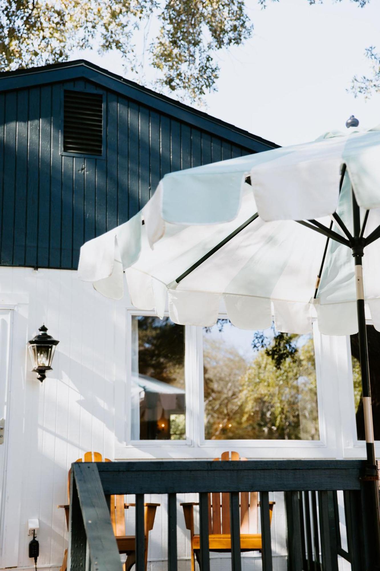 By The Sea: Pagnotto Shellback House Holiday home